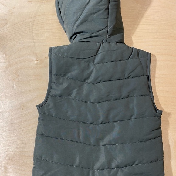 U.S. Polo Assn. Hooded Sleeveless Vest M(5/6) (HR) - Picture 9 of 10